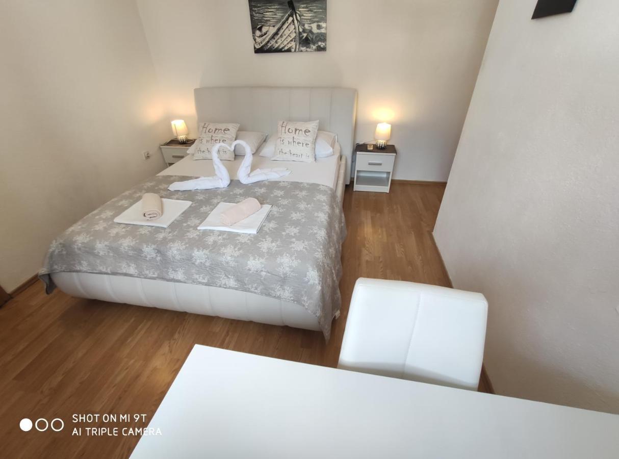 Apartment Burich Makarska Exteriör bild